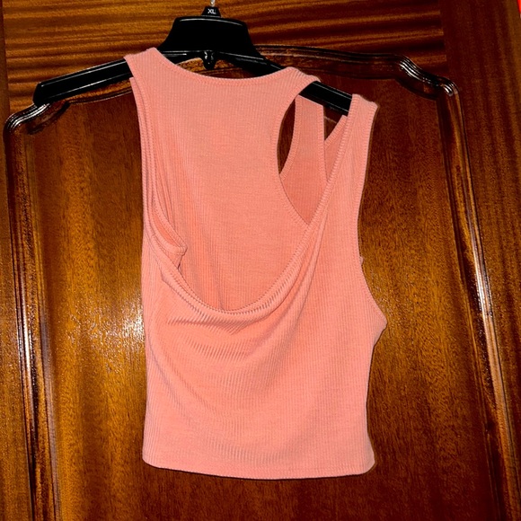 Layered crop tank - Picture 2 of 2